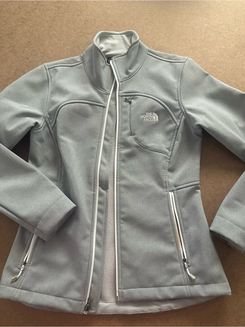 The North Face Women's Light Gray Full-Zip Softshell Jacket